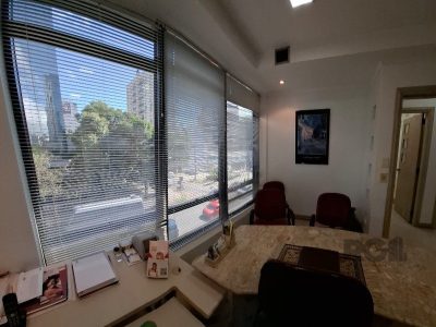 Conjunto/Sala à venda com 62m², 1 vaga no bairro Moinhos de Vento em Porto Alegre - Foto 23