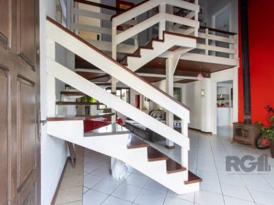 Casa à venda com 426m², 3 quartos, 1 suíte, 5 vagas no bairro Tristeza em Porto Alegre - Foto 4