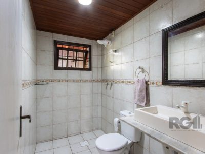 Casa à venda com 426m², 3 quartos, 1 suíte, 5 vagas no bairro Tristeza em Porto Alegre - Foto 11