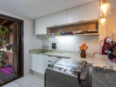 Casa à venda com 426m², 3 quartos, 1 suíte, 5 vagas no bairro Tristeza em Porto Alegre - Foto 17