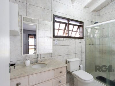 Casa à venda com 426m², 3 quartos, 1 suíte, 5 vagas no bairro Tristeza em Porto Alegre - Foto 36