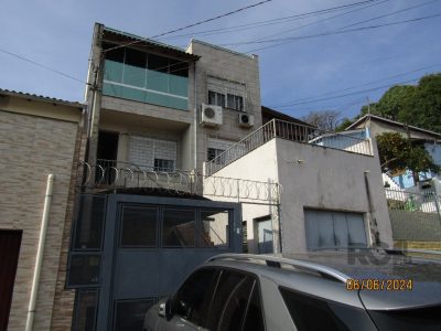 Apartamento à venda com 106m², 2 quartos, 1 vaga no bairro Azenha em Porto Alegre - Foto 2