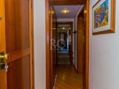 Apartamento à venda com 154m², 3 quartos, 1 suíte, 2 vagas no bairro Higienópolis em Porto Alegre - Foto 12