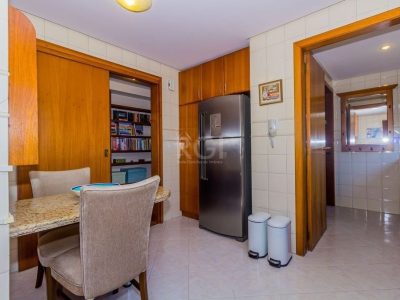 Apartamento à venda com 154m², 3 quartos, 1 suíte, 2 vagas no bairro Higienópolis em Porto Alegre - Foto 13