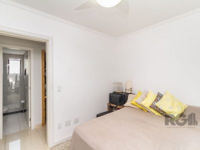 Apartamento à venda com 146m², 3 quartos, 1 suíte, 2 vagas no bairro Petrópolis em Porto Alegre - Foto 17