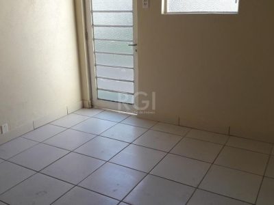 Casa à venda com 120m², 3 quartos, 3 vagas no bairro Passo d'Areia em Porto Alegre - Foto 4