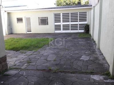 Casa à venda com 120m², 3 quartos, 3 vagas no bairro Passo d'Areia em Porto Alegre - Foto 7