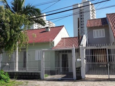 Casa à venda com 120m², 3 quartos, 3 vagas no bairro Passo d'Areia em Porto Alegre - Foto 8