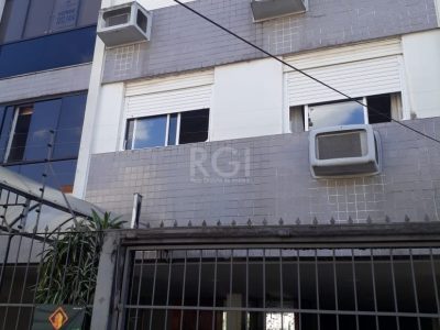 Cobertura à venda com 165m², 3 quartos, 1 suíte, 2 vagas no bairro Santana em Porto Alegre - Foto 2