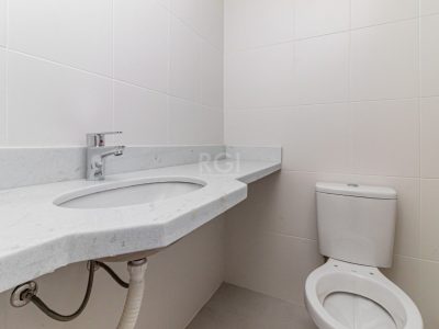 Apartamento à venda com 65m², 2 quartos, 1 suíte, 2 vagas no bairro Higienópolis em Porto Alegre - Foto 26