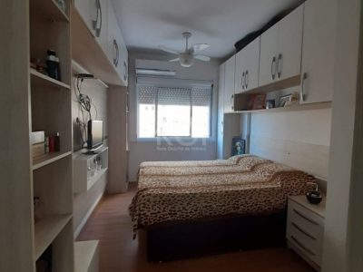 Apartamento à venda com 67m², 3 quartos, 1 suíte, 1 vaga no bairro Partenon em Porto Alegre - Foto 17