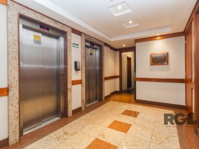 Apartamento à venda com 107m², 3 quartos, 1 suíte, 2 vagas no bairro São João em Porto Alegre - Foto 6