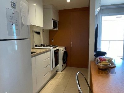 Apartamento à venda com 76m², 2 quartos, 1 suíte, 2 vagas no bairro Petrópolis em Porto Alegre - Foto 3