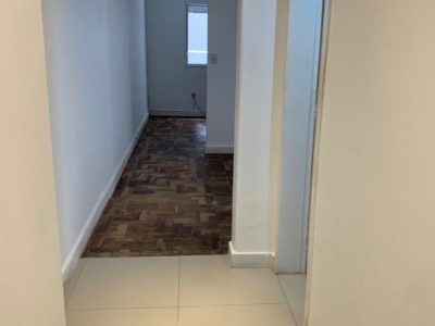 Apartamento à venda com 68m², 2 quartos no bairro Moinhos de Vento em Porto Alegre - Foto 3