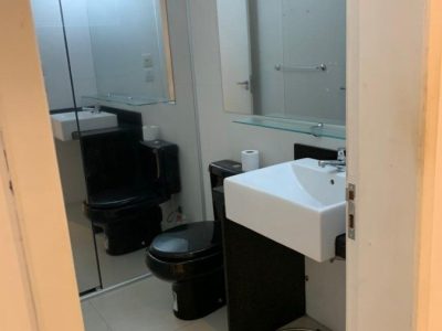 Apartamento à venda com 68m², 2 quartos no bairro Moinhos de Vento em Porto Alegre - Foto 4