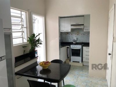 Apartamento à venda com 68m², 2 quartos, 1 suíte no bairro Santana em Porto Alegre - Foto 3