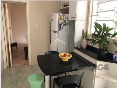 Apartamento à venda com 68m², 2 quartos, 1 suíte no bairro Santana em Porto Alegre - Foto 4