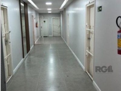 Apartamento à venda com 68m², 2 quartos, 1 suíte no bairro Santana em Porto Alegre - Foto 12