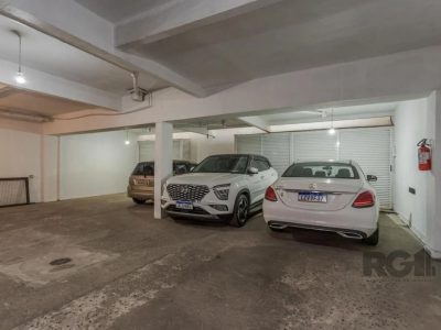 Cobertura à venda com 266m², 3 quartos, 1 suíte, 2 vagas no bairro Petrópolis em Porto Alegre - Foto 35