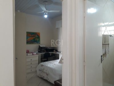 Casa à venda com 152m², 3 quartos, 1 suíte, 1 vaga no bairro Passo d'Areia em Porto Alegre - Foto 20