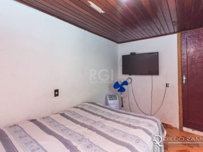 Casa à venda com 120m², 4 quartos, 1 vaga no bairro Medianeira em Porto Alegre - Foto 19