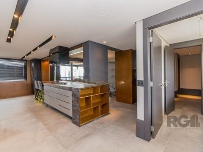 Apartamento à venda com 231m², 3 quartos, 3 suítes, 3 vagas no bairro Bela Vista em Porto Alegre - Foto 3