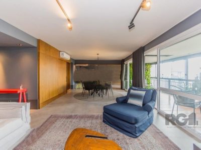 Apartamento à venda com 231m², 3 quartos, 3 suítes, 3 vagas no bairro Bela Vista em Porto Alegre - Foto 2