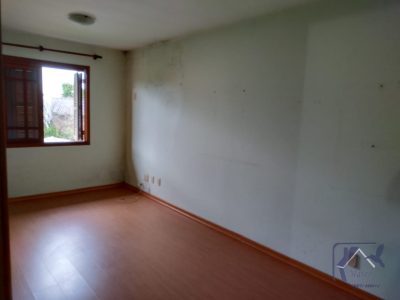 Casa à venda com 220m², 3 quartos, 1 suíte, 4 vagas no bairro Ipanema em Porto Alegre - Foto 13