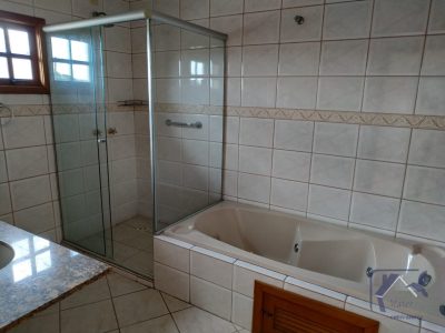 Casa à venda com 220m², 3 quartos, 1 suíte, 4 vagas no bairro Ipanema em Porto Alegre - Foto 23