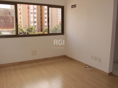 Apartamento à venda com 56m², 2 quartos, 1 suíte, 1 vaga no bairro Partenon em Porto Alegre - Foto 2