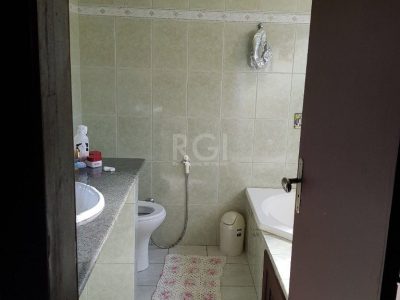 Casa à venda com 244m², 5 quartos, 3 suítes, 6 vagas no bairro Cristal em Porto Alegre - Foto 11