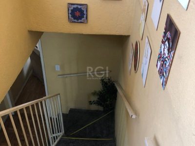 Casa à venda com 184m², 3 quartos, 1 vaga no bairro Menino Deus em Porto Alegre - Foto 3