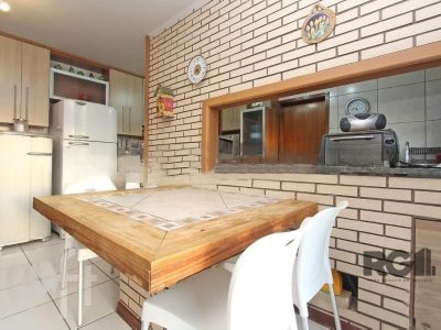 Casa à venda com 400m², 4 quartos, 2 suítes, 3 vagas no bairro Jardim Itu em Porto Alegre - Foto 15