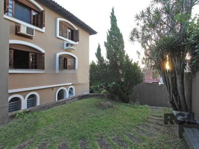 Casa à venda com 400m², 4 quartos, 2 suítes, 3 vagas no bairro Jardim Itu em Porto Alegre - Foto 21