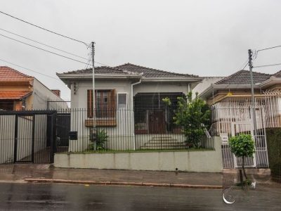 Casa à venda com 196m², 3 quartos, 1 suíte, 4 vagas no bairro Glória em Porto Alegre - Foto 29