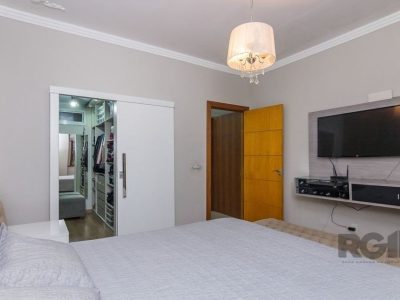 Casa à venda com 196m², 3 quartos, 1 suíte, 4 vagas no bairro Glória em Porto Alegre - Foto 13