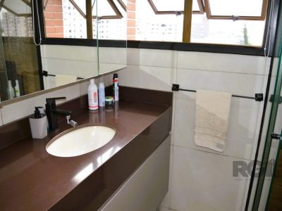 Apartamento à venda com 75m², 2 quartos, 1 suíte, 2 vagas no bairro Menino Deus em Porto Alegre - Foto 23