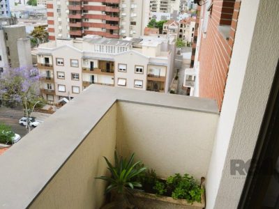 Apartamento à venda com 75m², 2 quartos, 1 suíte, 2 vagas no bairro Menino Deus em Porto Alegre - Foto 21