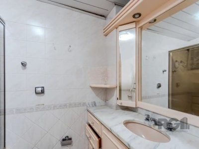 Apartamento à venda com 94m², 3 quartos, 1 suíte, 2 vagas no bairro Auxiliadora em Porto Alegre - Foto 12