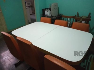 Casa à venda com 211m², 4 quartos, 2 vagas no bairro Jardim do Salso em Porto Alegre - Foto 8