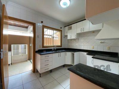 Apartamento à venda com 90m², 3 quartos, 1 suíte, 1 vaga no bairro Zona Nova em Capão da Canoa - Foto 4