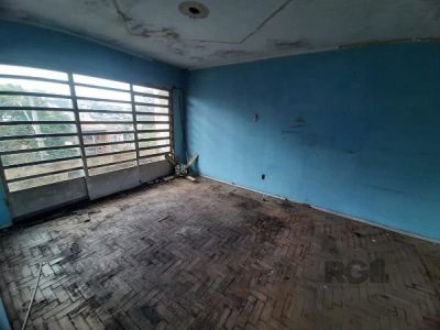 Casa à venda com 200m², 4 quartos, 1 suíte, 2 vagas no bairro Cristal em Porto Alegre - Foto 2