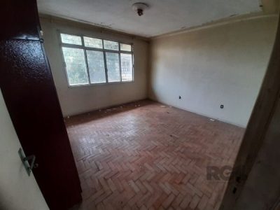 Casa à venda com 200m², 4 quartos, 1 suíte, 2 vagas no bairro Cristal em Porto Alegre - Foto 5