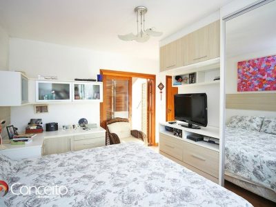 Casa à venda com 226m², 3 quartos, 3 suítes, 3 vagas no bairro Ipanema em Porto Alegre - Foto 29