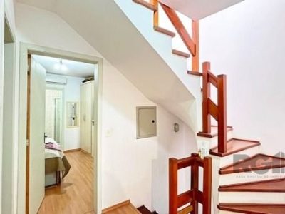 Casa à venda com 212m², 3 quartos, 1 suíte, 3 vagas no bairro Ipanema em Porto Alegre - Foto 23