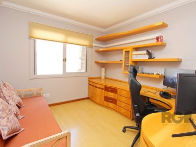 Apartamento à venda com 91m², 3 quartos, 1 suíte, 2 vagas no bairro Petrópolis em Porto Alegre - Foto 17