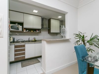 Apartamento à venda com 70m², 3 quartos, 1 suíte, 1 vaga no bairro Partenon em Porto Alegre - Foto 11