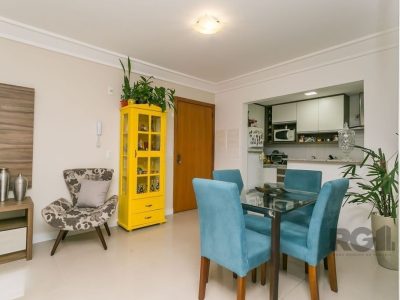 Apartamento à venda com 70m², 3 quartos, 1 suíte, 1 vaga no bairro Partenon em Porto Alegre - Foto 4