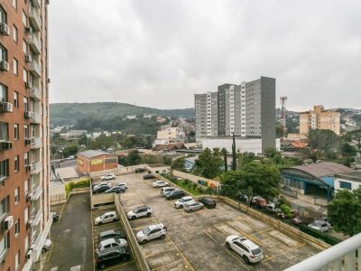 Apartamento à venda com 70m², 3 quartos, 1 suíte, 1 vaga no bairro Partenon em Porto Alegre - Foto 2