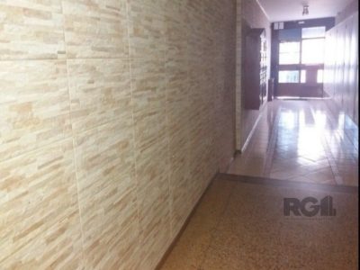 Apartamento à venda com 69m², 2 quartos, 1 suíte no bairro Floresta em Porto Alegre - Foto 2